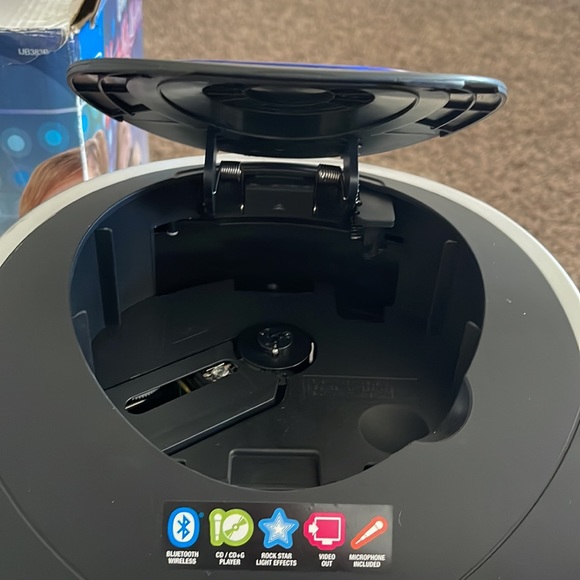 iLive Karaoke System with Bluetooth Technology like new; opened box. - Picture 11 of 13